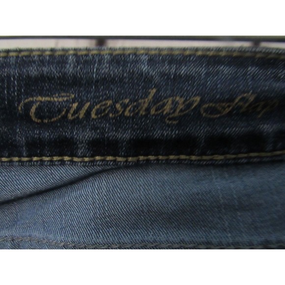 Silver Women Jeans Size 27 Blue Low Rise Tuesday Flap Faded Flare Dark Denim - Picture 4 of 5